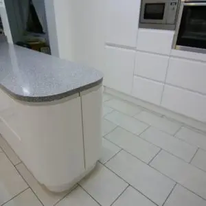 Peninsular-island-in-handleless-Remo-white-gloss Peninsular-island-in-handleless-Remo-white-gloss