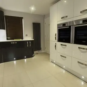 Inzo-Gloss-lacquer-in-white-with-Bosch-ovens Inzo-Gloss-lacquer-in-white-with-Bosch-ovens